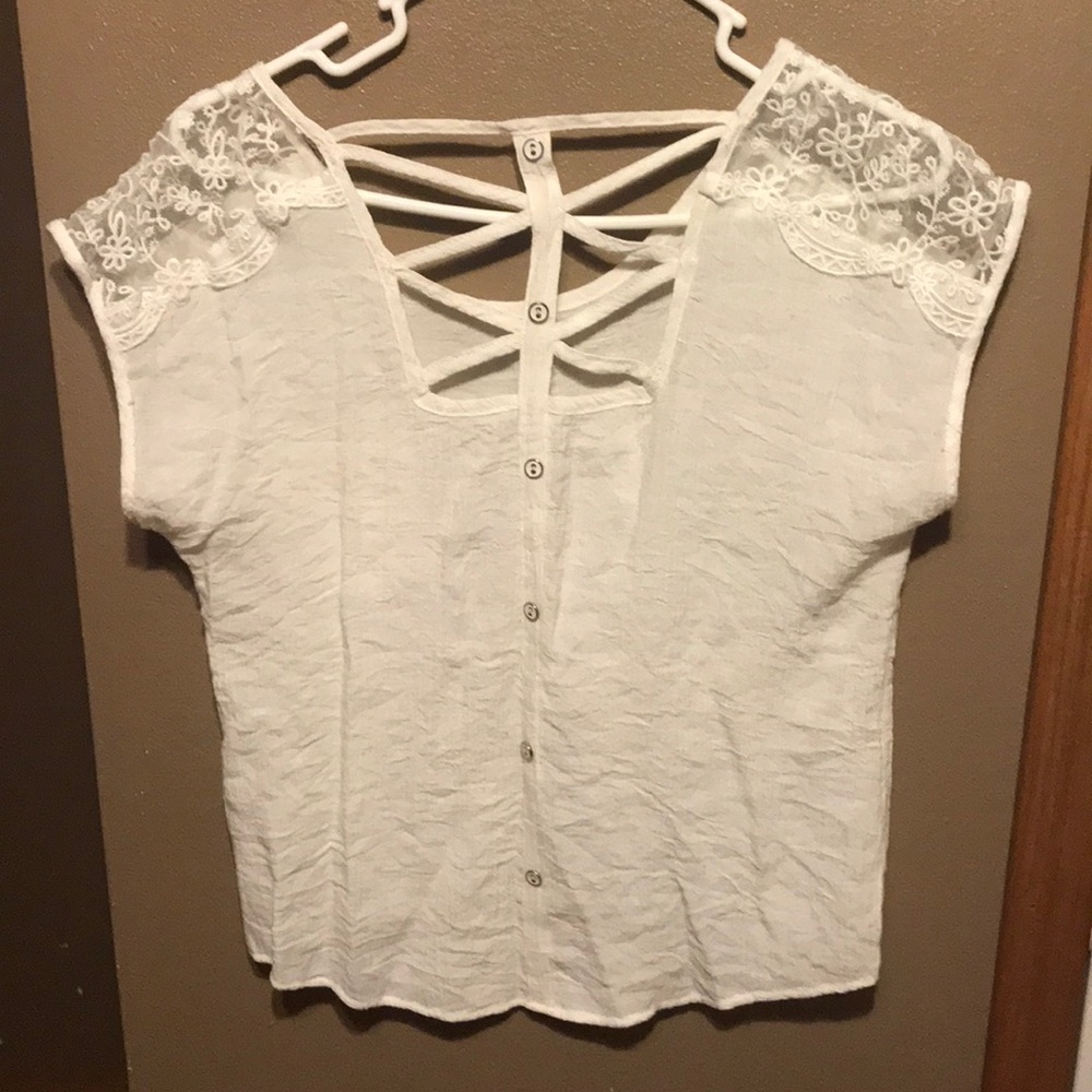 Cute blouse - Picture 2 of 4